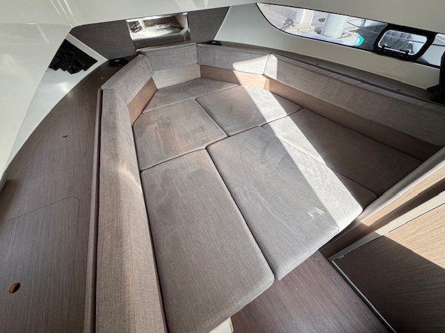 slider 8 Beneteau Flyer 9 Sundeck